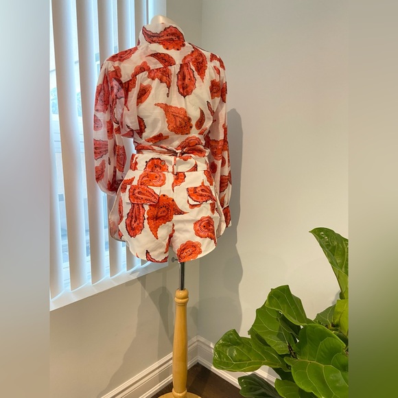 Shorts & Blouse set - Picture 4 of 12